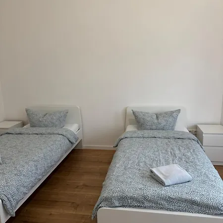 Grosse Monteurwohnung Mit 2 Baedern &parkplatz Мелле